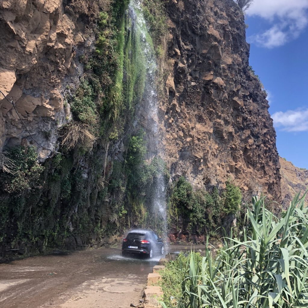 Cascata dos Anjos natuurlijke carwash Madeira