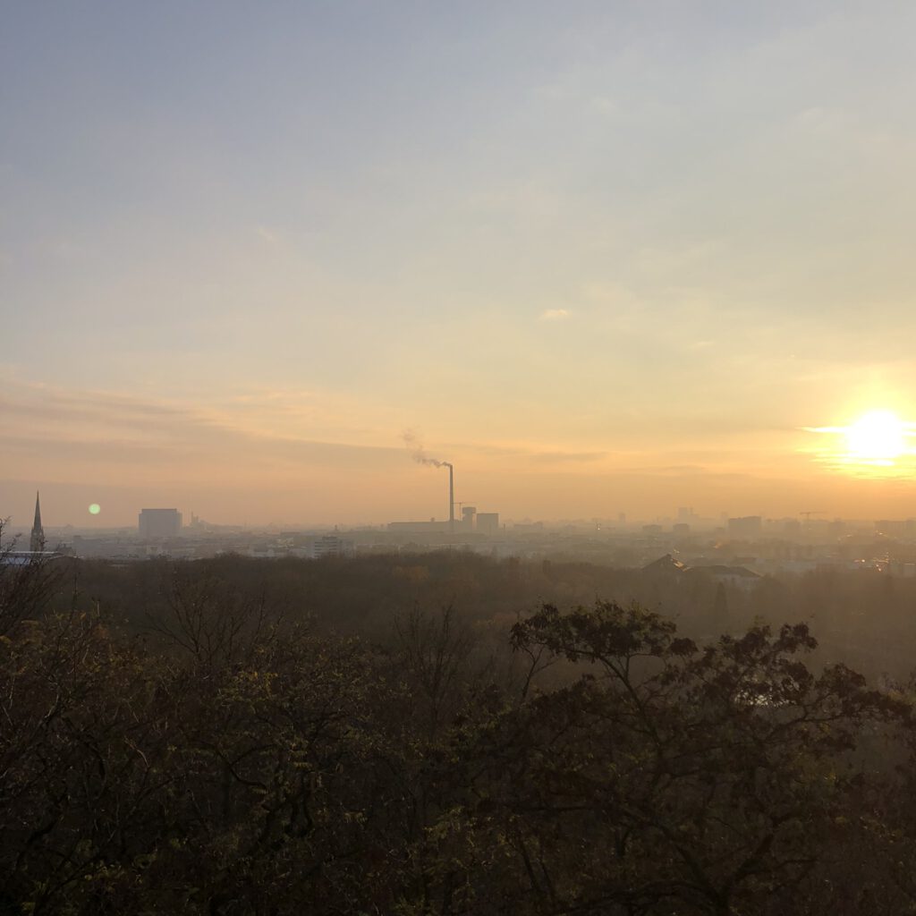 Zonsondergang bij Gesundbrunnen Berlijn